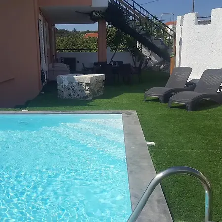 Aliki's Maison By An Infinity Pool Apartment